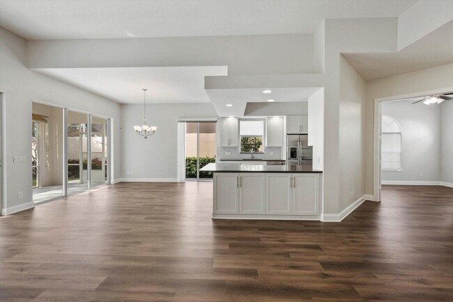 Building Photo - 2940 Rio Claro Dr S