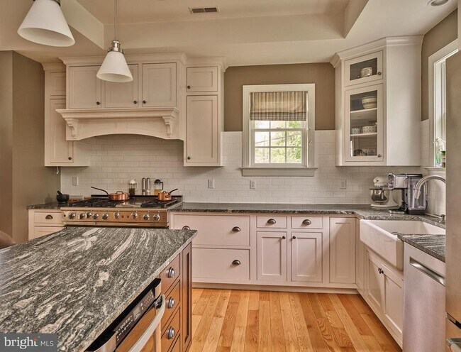 Foto del edificio - 1800 River Rd