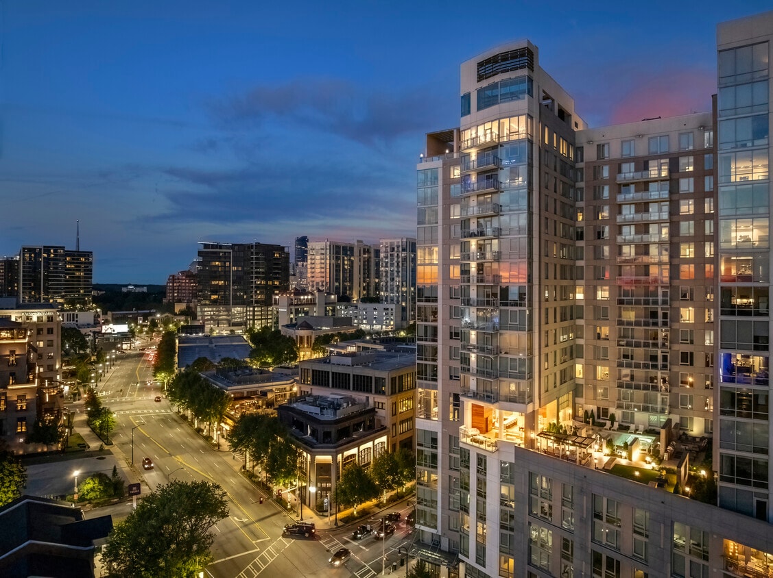 Foto principal - Cortland at Buckhead Village
