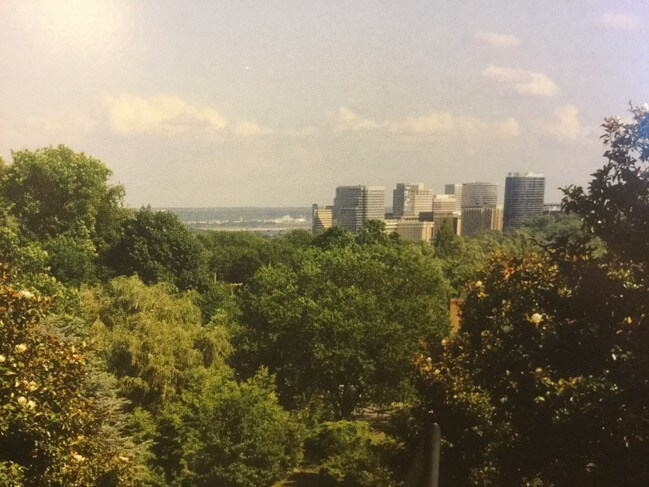 Foto del edificio - 2500 Q St NW