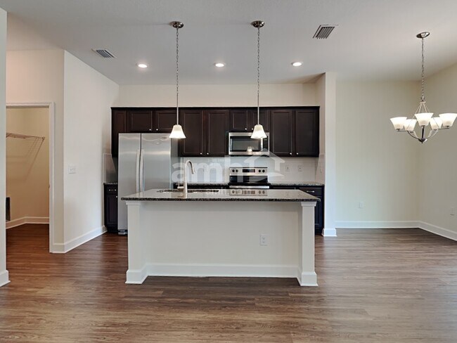 Foto del edificio - 6609 Hidden Rose Pl