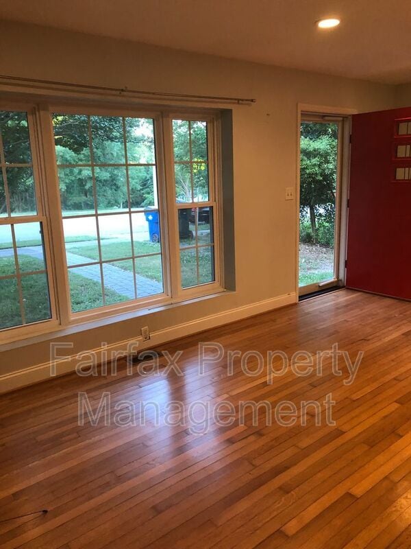 Foto del edificio - 1113 Marlborough Rd