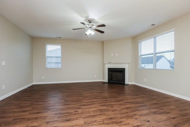 Foto del edificio - 233 Autumn Terrace Ln