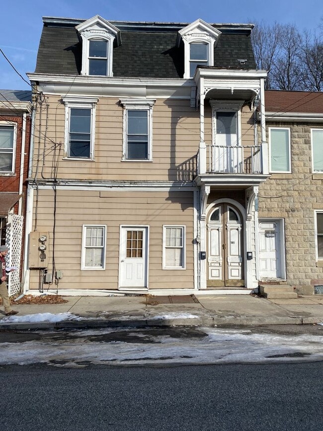Building Photo - 161 W North St