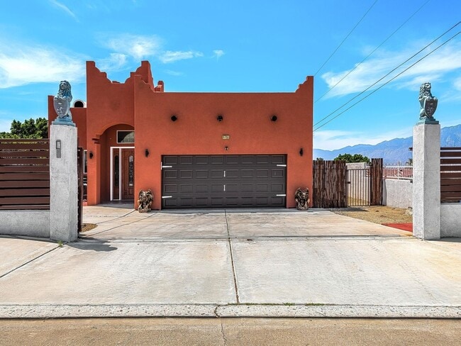 Building Photo - Desert Hot Springs 4 Bedroom luxury unique...