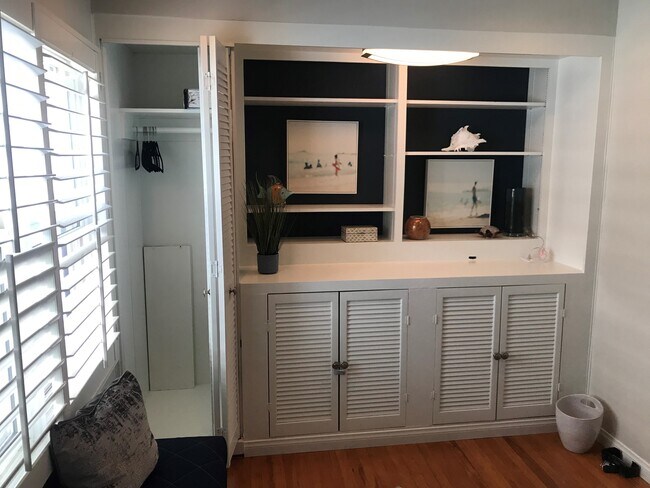 Armario del segundo dormitorio - 827 San Luis Rey Pl