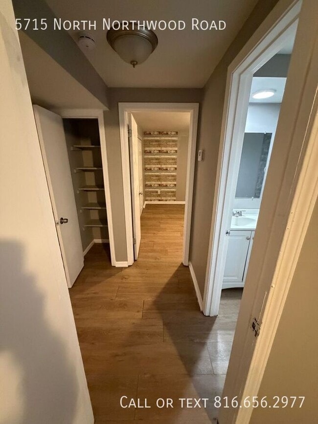 Foto del edificio - 5715 N Northwood Rd