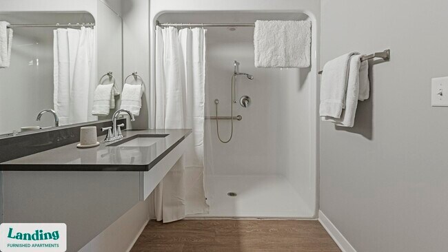 Foto del edificio - 5040 Linbar Dr