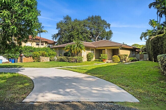 Foto del edificio - 1175 NE 102nd St