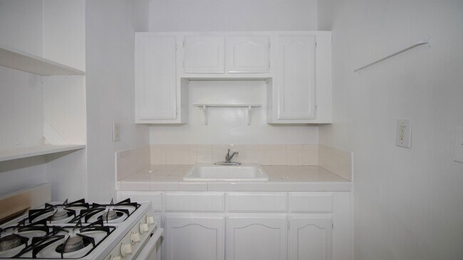 Building Photo - 40 Belmont Ave