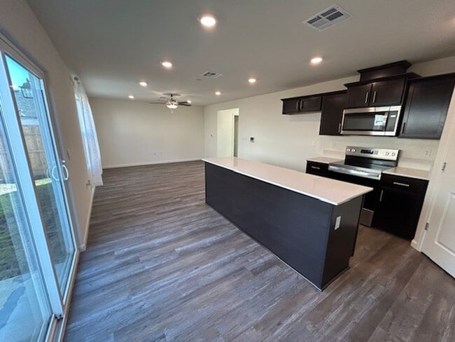 Foto del edificio - 1902 W Meadow Ct