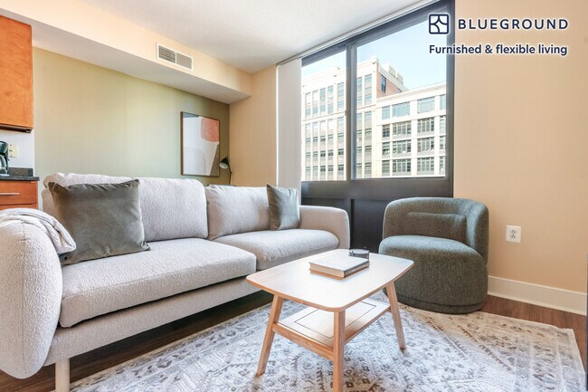 Building Photo - 425 L St NW