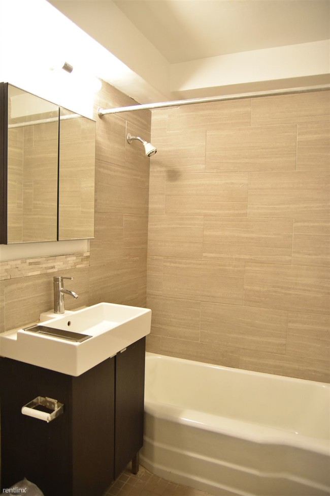 Foto del edificio - Studio, 1 bath Apartment - 2781 Ocean Ave 2J