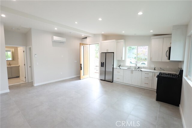 Building Photo - 10348 Mather Ave