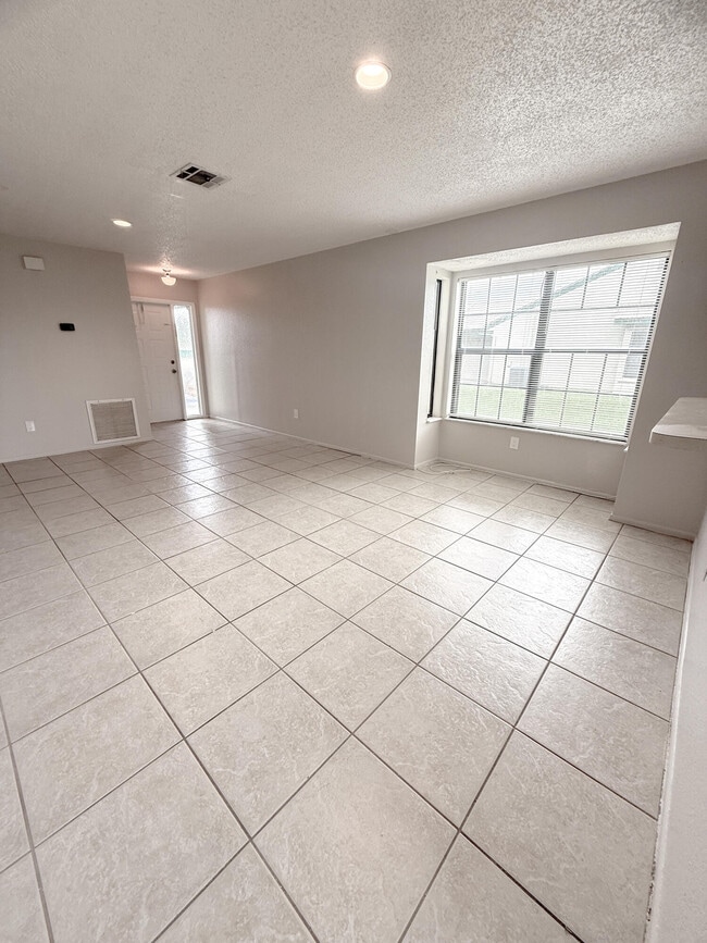 Foto del edificio - 525 SW Sara Blvd