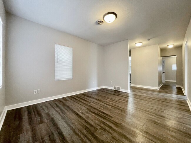 Foto del edificio - Three Bedroom Home in Fruitport