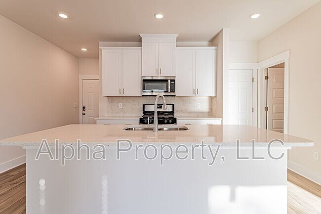 Building Photo - 47 Centimeters Dr