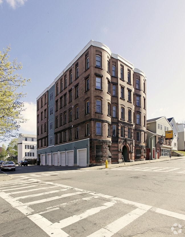 257 Pleasant St Worcester, MA 01609 Rentals Worcester, MA