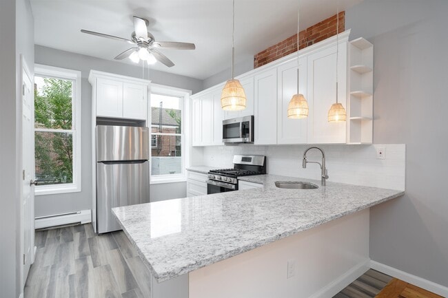 Building Photo - 282 Whiton St