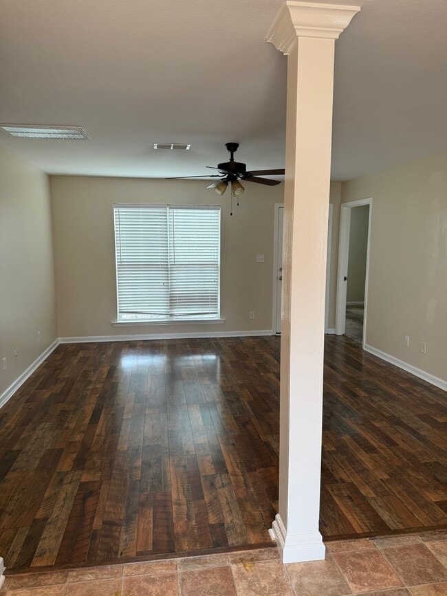 Foto del edificio - 1240 Ball Park Ave NE