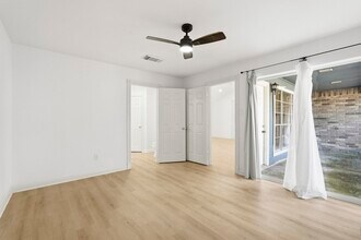 Building Photo - 11011 Almond Grove