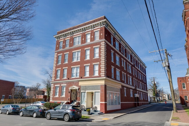 Building Photo - 1301 Porter St
