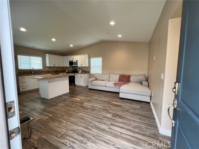 Foto del edificio - 6935 N Shay Ave