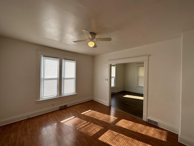 Building Photo - 424 S Highland Ave