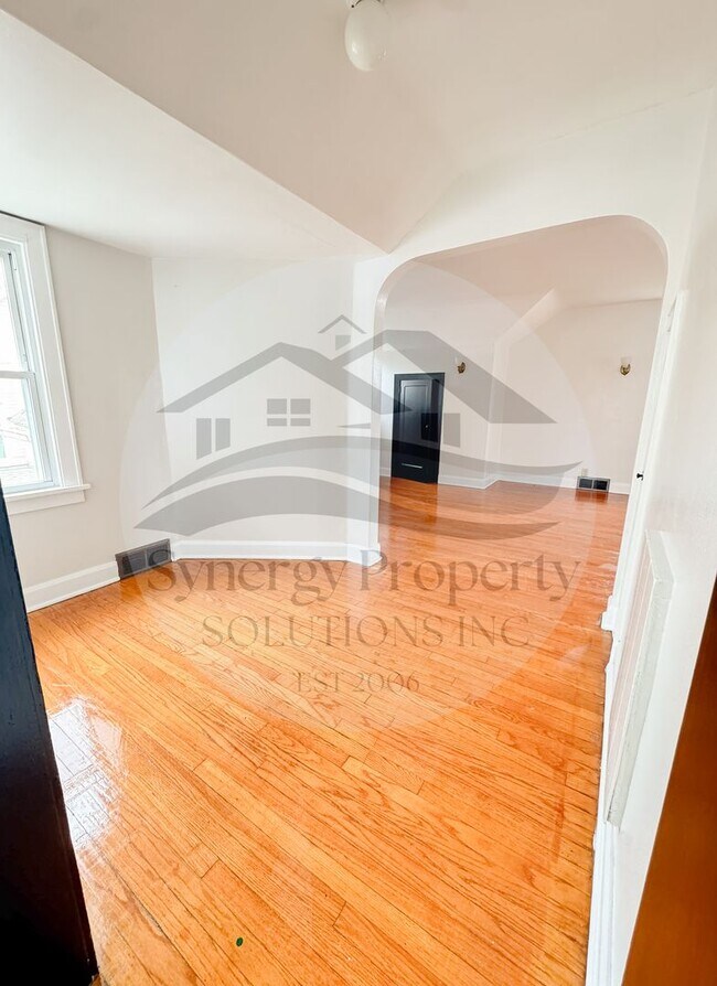 Building Photo - 46 Bartley Ave