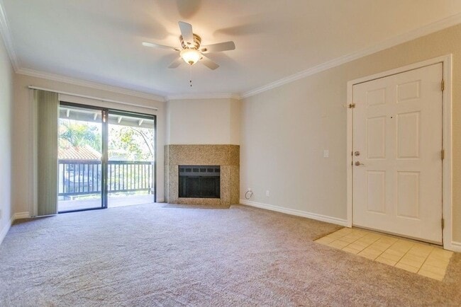 Building Photo - 2 Bedroom, 2 Bath Top Floor Condo in Ranch...