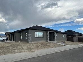 Building Photo - 416 Kallen Ct