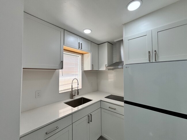 Building Photo - 124 Coronado Rd