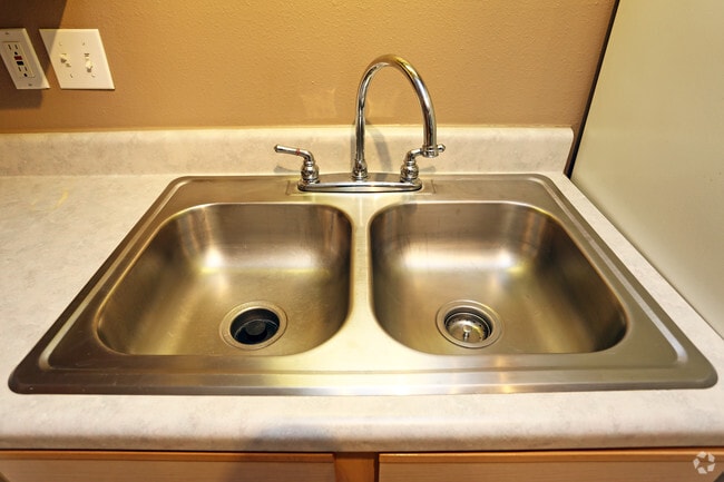 Double deep sink - Foxboro Apartments