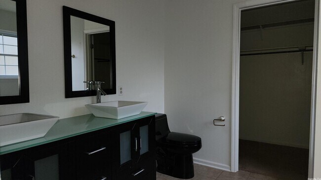 Foto del edificio - 4 Summer Ridge Ct