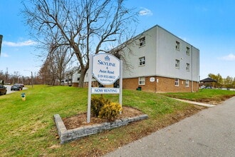 Building Photo - Elgin Woods Apartments