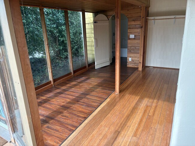 Foto del edificio - 3260 West End Rd