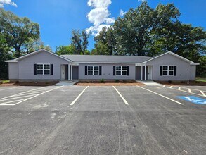 Building Photo - 212 Tabor Dr