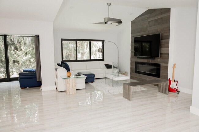 Foto del edificio - 5700 Coach House Cir