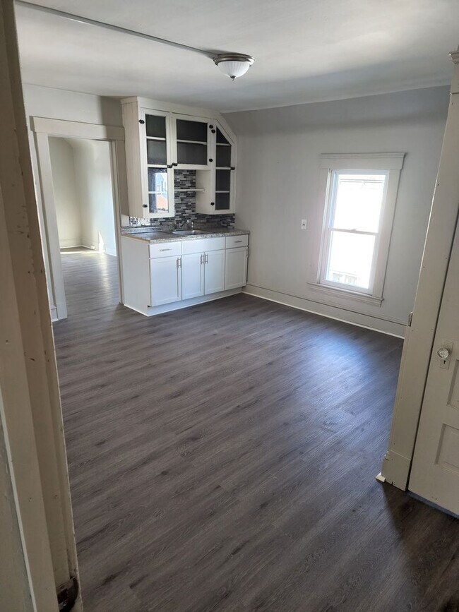 Foto del edificio - 3200 Tampa Ave.