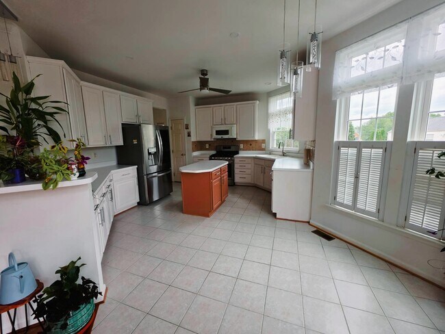 Building Photo - 17204 Sumac Ct