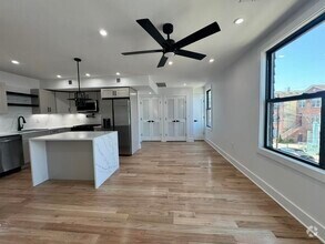 Building Photo - 170 Griffith St