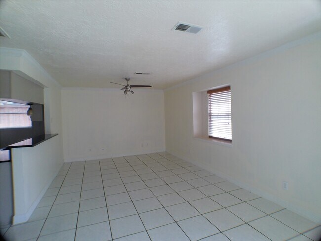 Foto del edificio - 6350 Crestside Dr