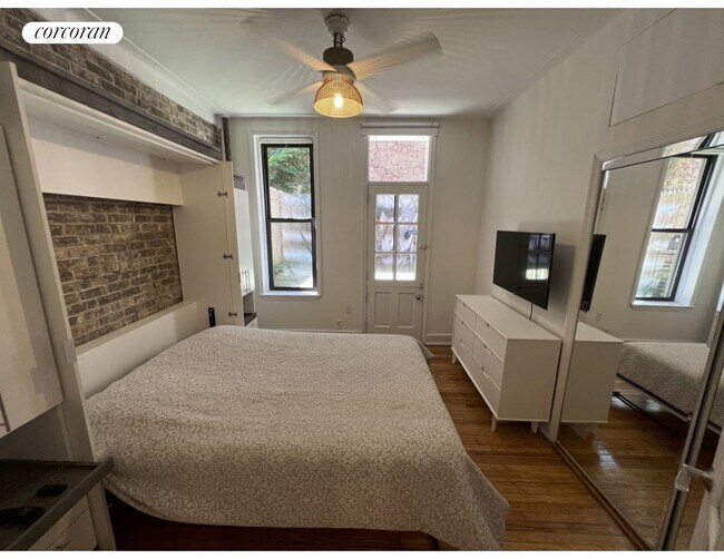 Foto del edificio - 210 E 84th St