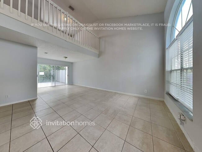 Foto del edificio - 7549 Lake Placid Ct