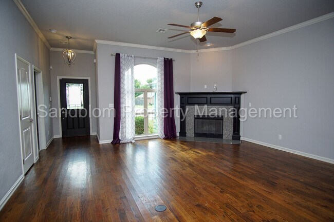 Building Photo - For Lease | Jenks | Available Now!