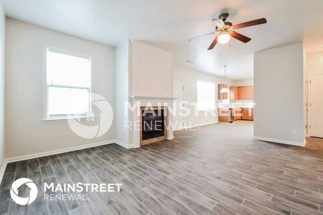 Building Photo - 8904 Crestview Cir