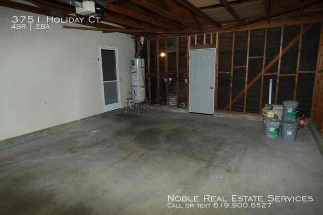 Foto del edificio - 3751 Holiday Ct