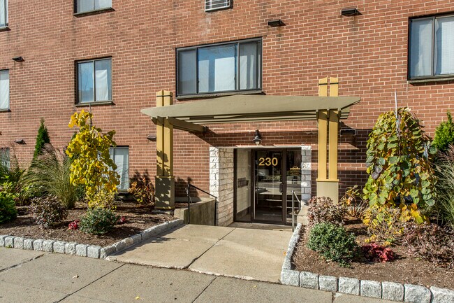 Foto del edificio - 230 Babcock St