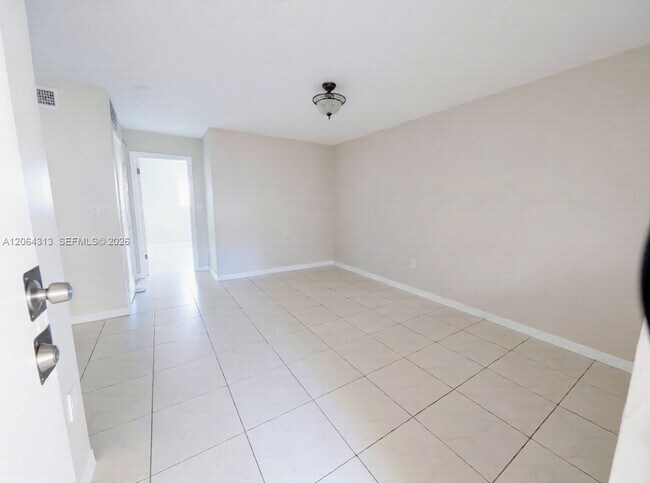 Foto del edificio - 1525 NW 19th Terrace