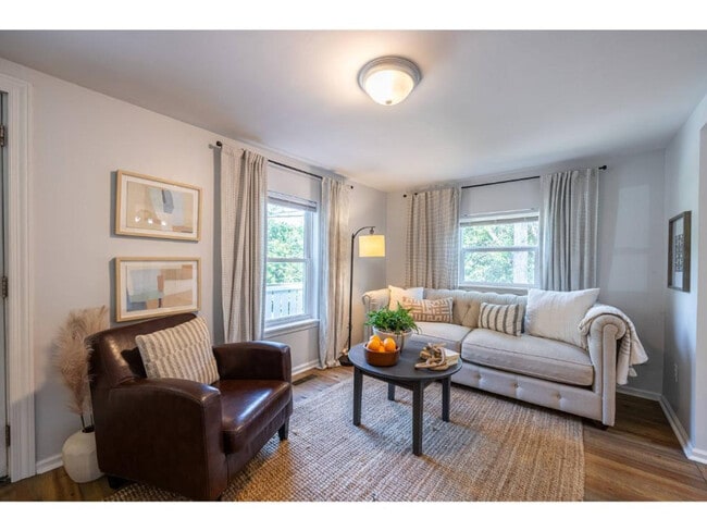 Building Photo - 145 Griffeth St